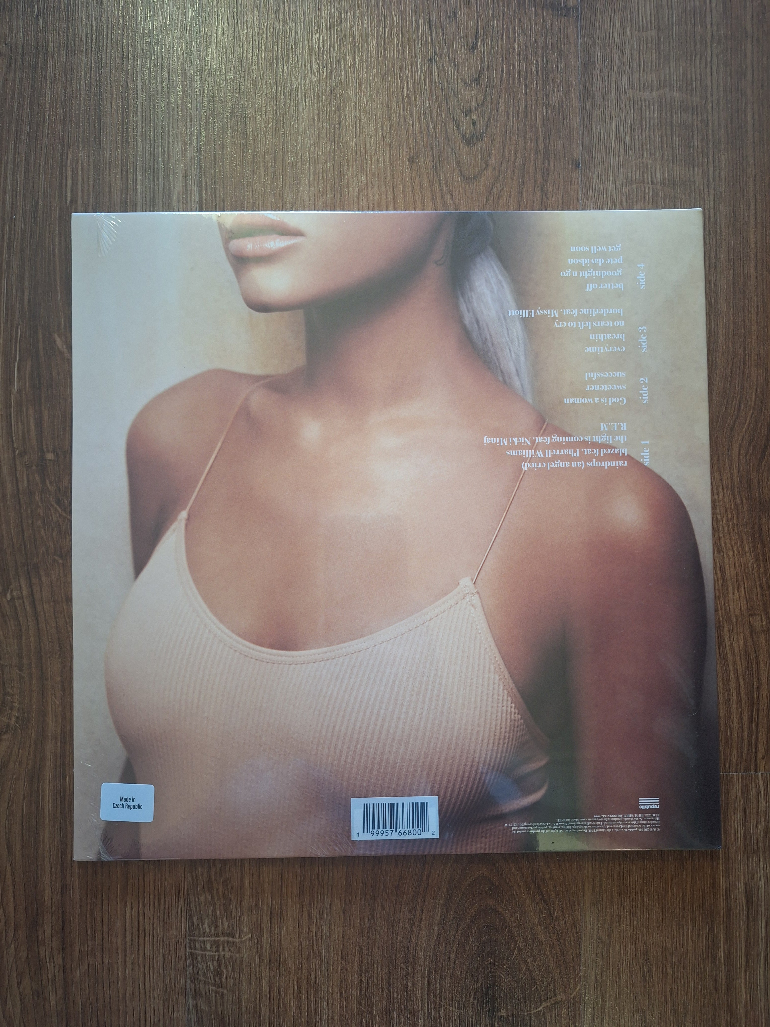 Ariana Grande: Sweetener Clear & Orange Splatter UO Vinyl B-STOCK